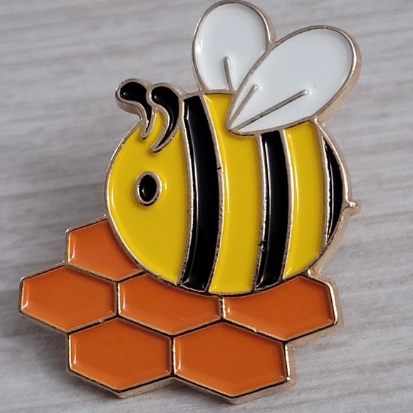 Bee On Honeycomb Enamel Pin - Picture 2 of 10